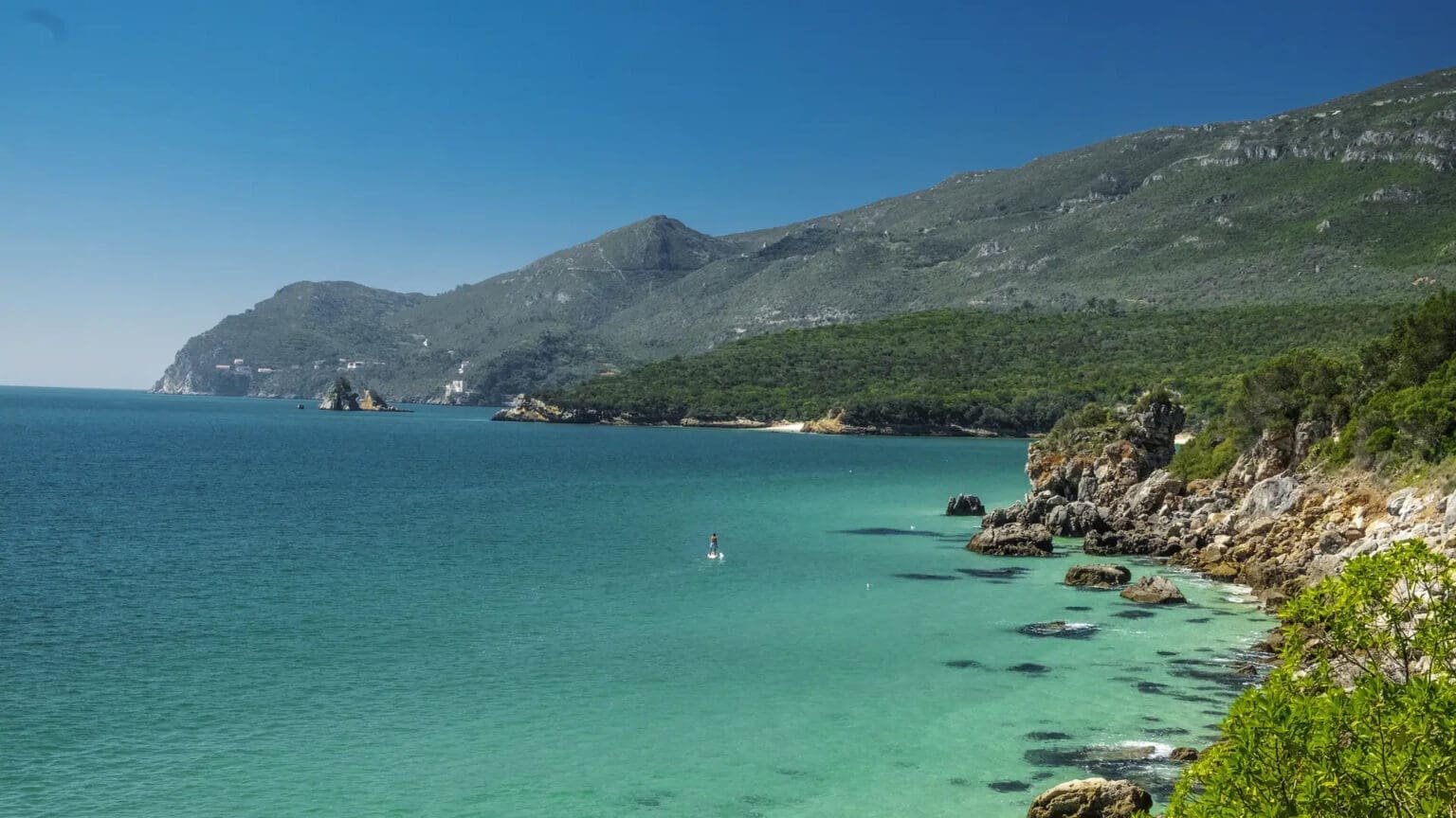 Praias de Setúbal: Onde a Beleza Natural e a Qualidade Excepcional se Encontram