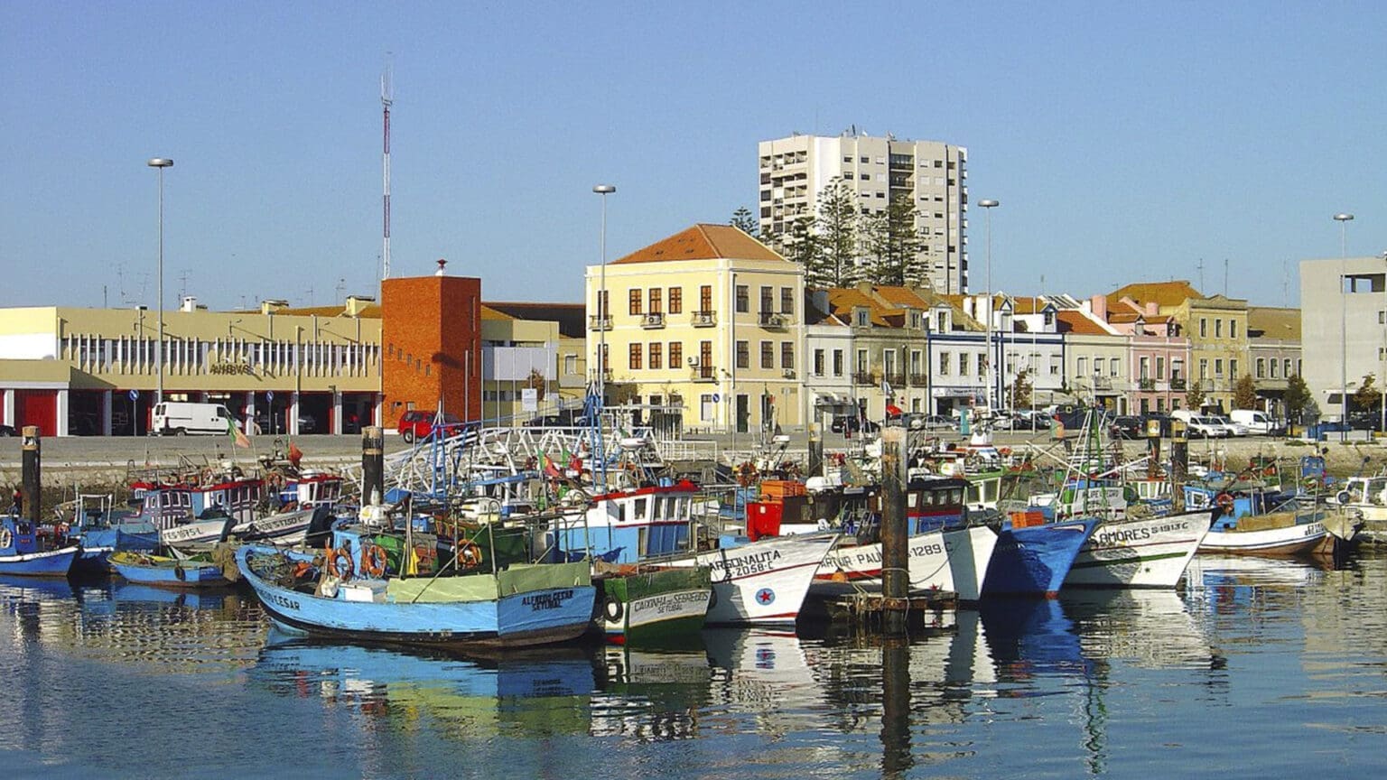 Marina de Setúbal: 15 andares de polémica