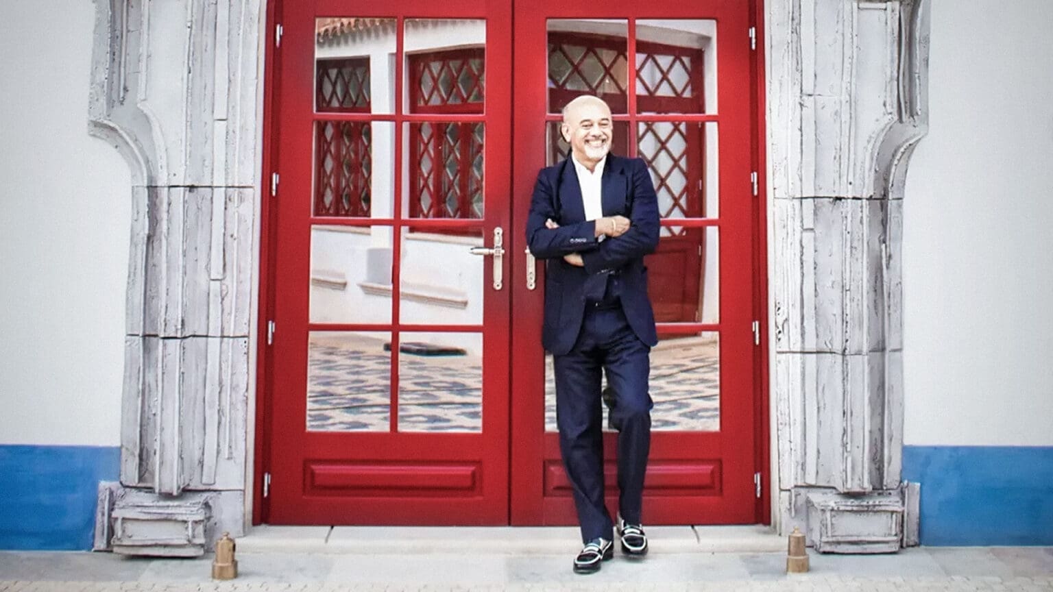 O Vermelho de Christian Louboutin: Um Oásis de Luxo e Autenticidade em Grândola