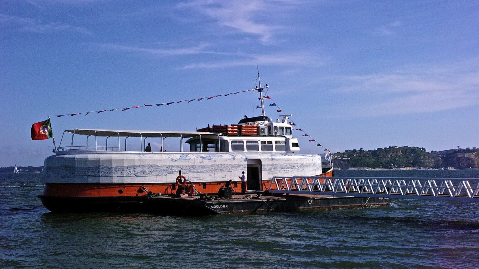 Travessia Fluvial Interrompida em Almada até Outubro entre Trafaria e Porto Brandão