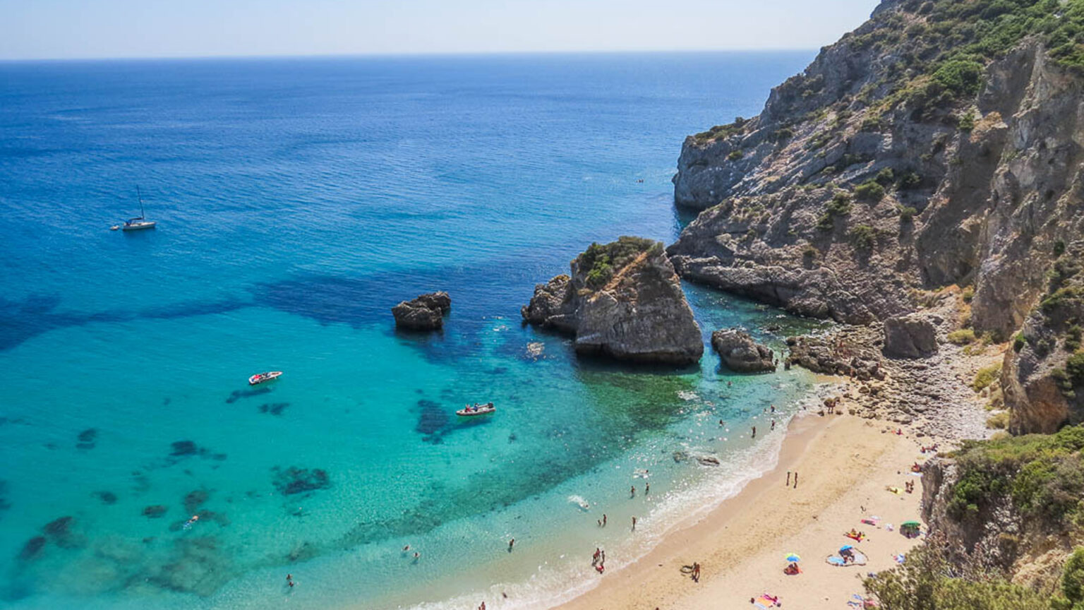 Comece o Ano com um mergulho numa Praia Secreta em Setúbal 